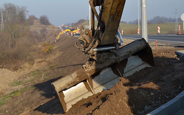 Земляные работы с выгодной ценой за куб.м.